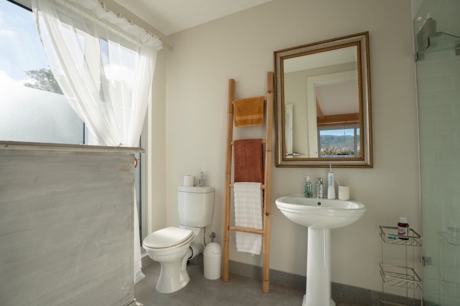 3 Bedroom Property for Sale in Clovelly Western Cape